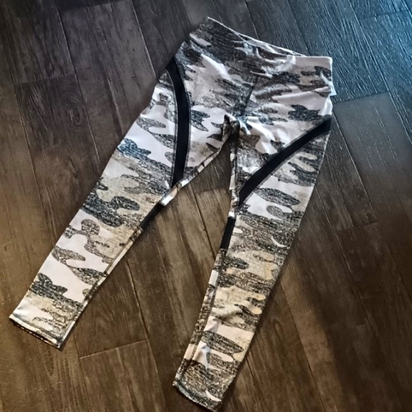 Gottex Pants - Camouflage Active Athleisure Leggings
